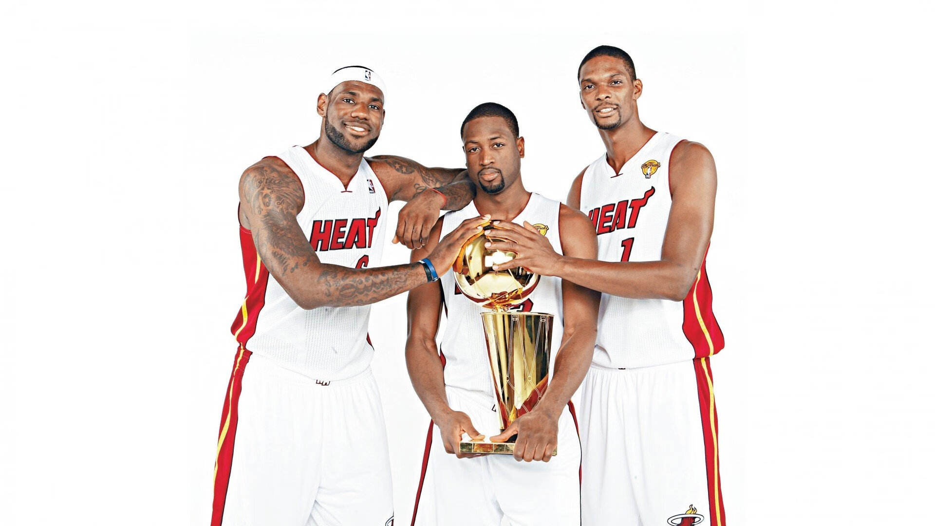 换上又换下!热刺标王沦为水货 英媒:两人重返首发便能激活他,热刺王牌